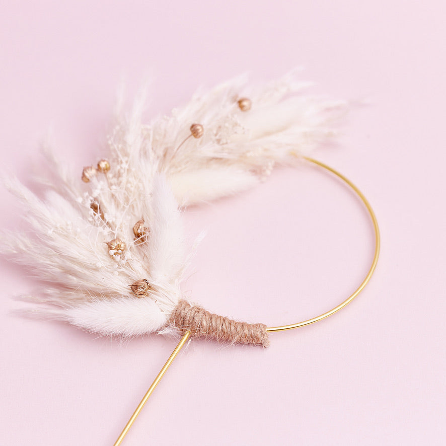 Dried Flower Ring (10cm with stem) (Gold & White)