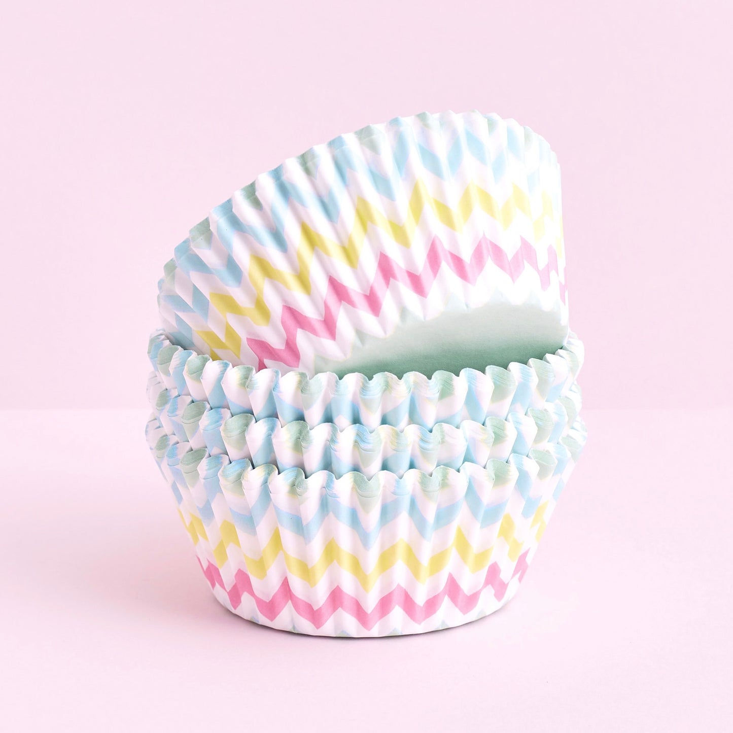 100-Pack Funky Cupcake Cases (Rainbow Chevron)